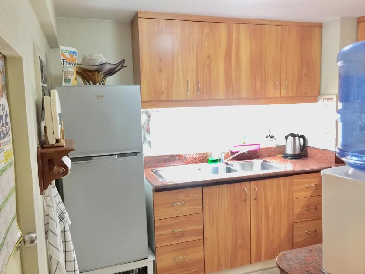 2 Bedroom Loft Type Bright Family Friendly In Mnl *