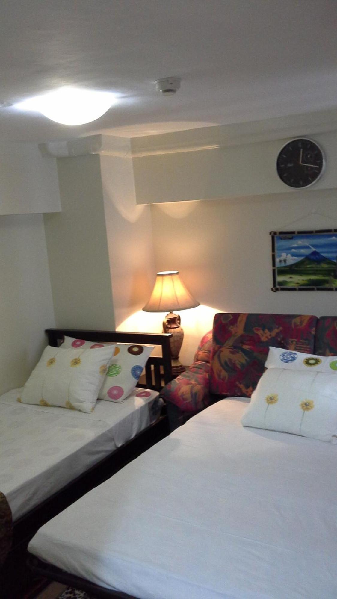Apartment 2 Bedroom Loft Type Bright Family Friendly In Mnl *