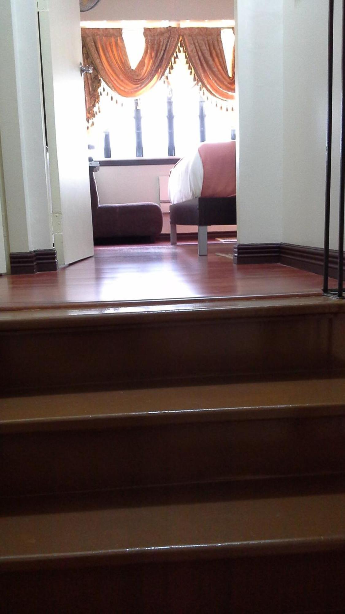 2 Bedroom Loft Type Bright Family Friendly In Mnl