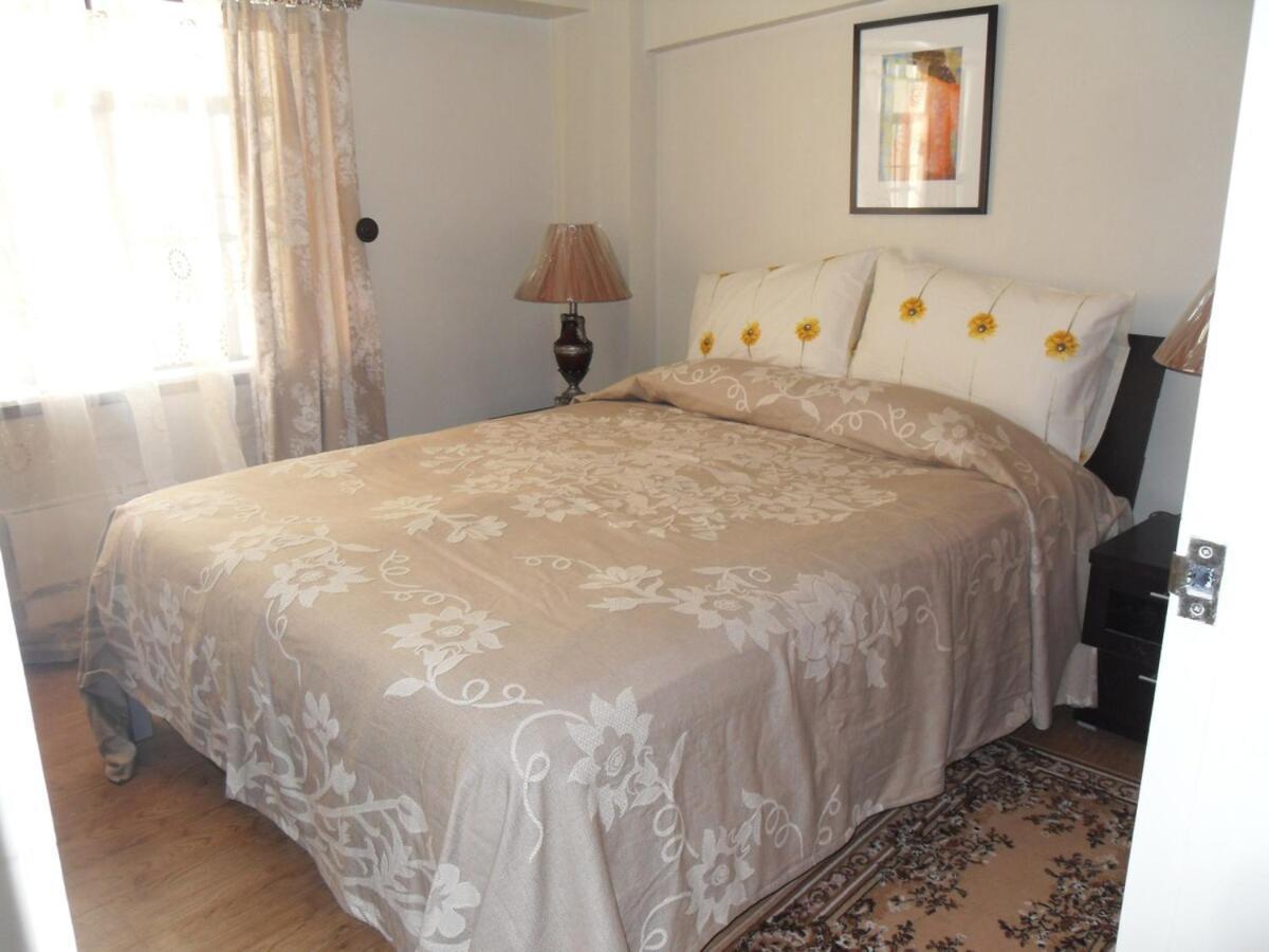 Apartment 2 Bedroom Loft Type Bright Family Friendly In Mnl *